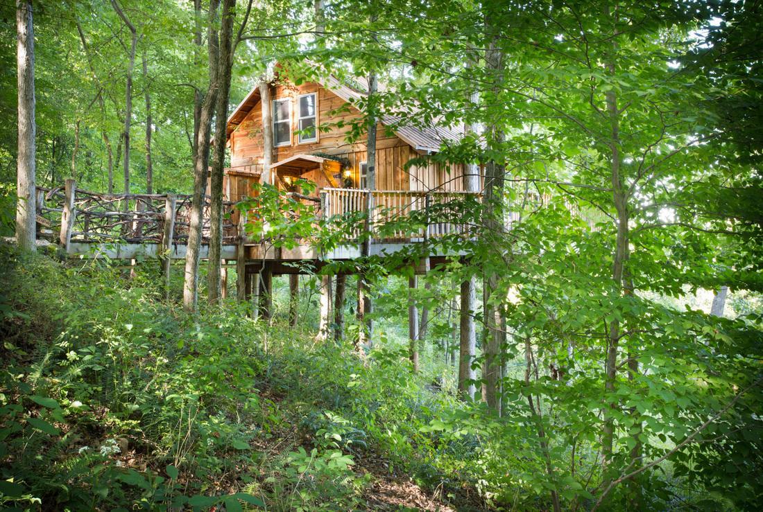 Отель The Mohicans Glenmont Экстерьер фото