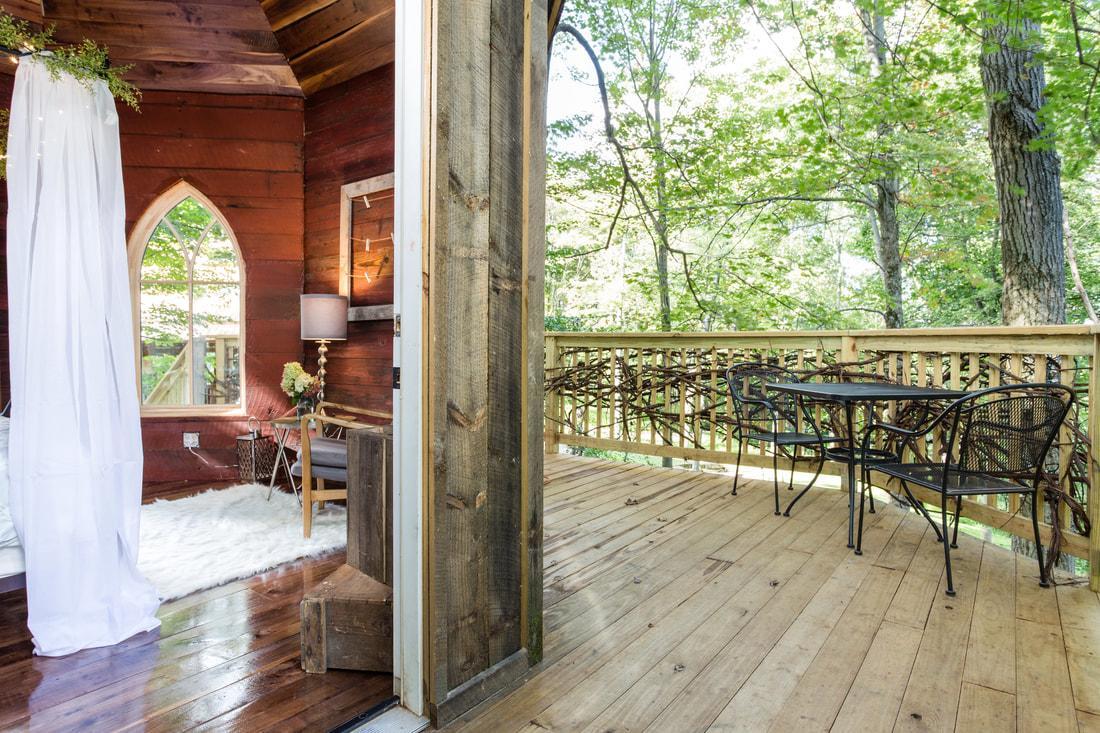 Отель The Mohicans Glenmont Экстерьер фото