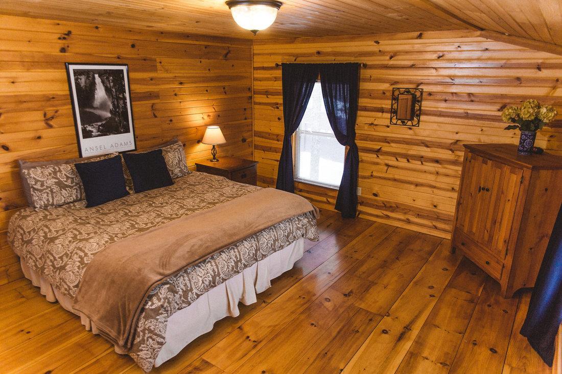 Отель The Mohicans Glenmont Экстерьер фото