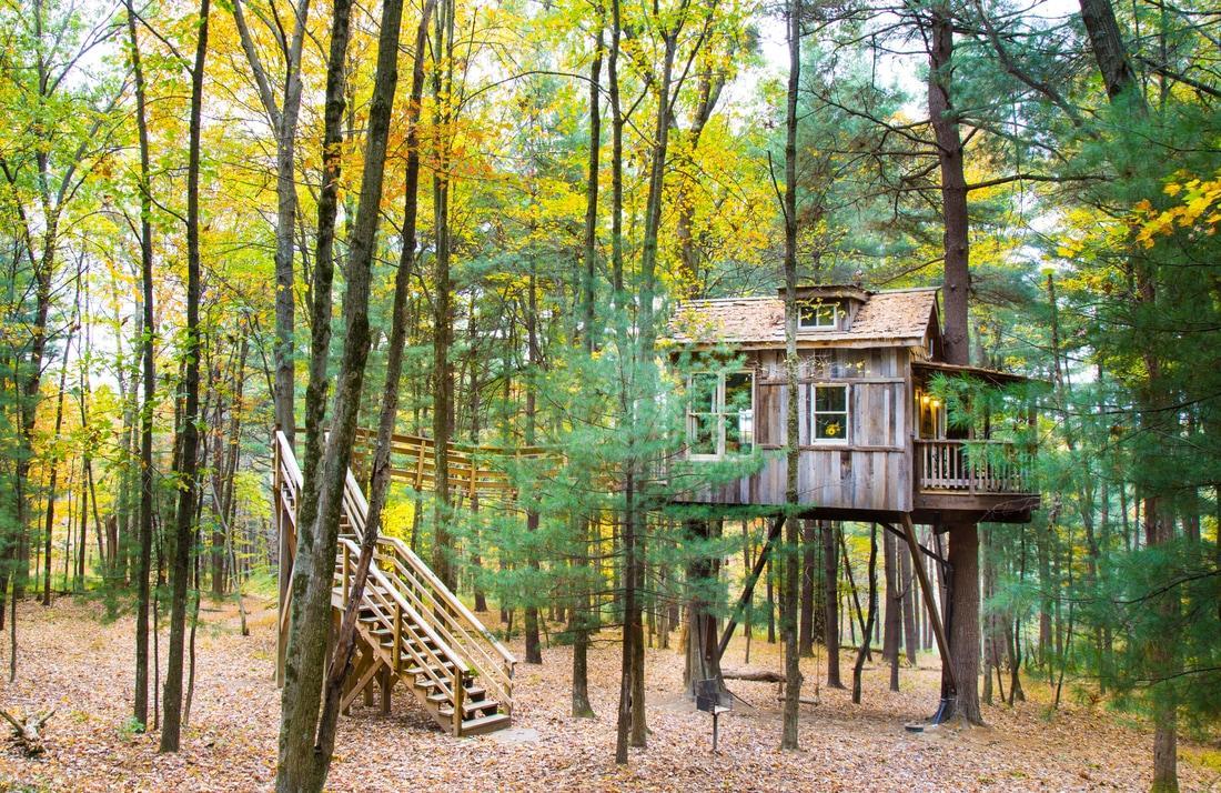 Отель The Mohicans Glenmont Экстерьер фото