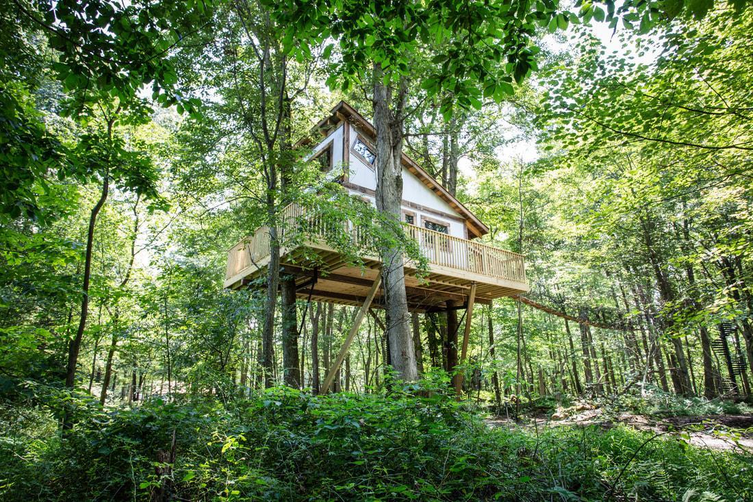 Отель The Mohicans Glenmont Экстерьер фото